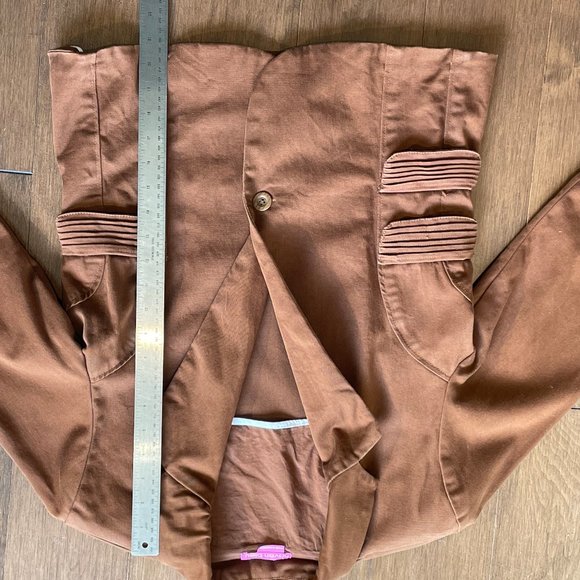 Short Blazer with asymetrical pocket detail Caramel  Brown Cotton - Picture 7 of 13